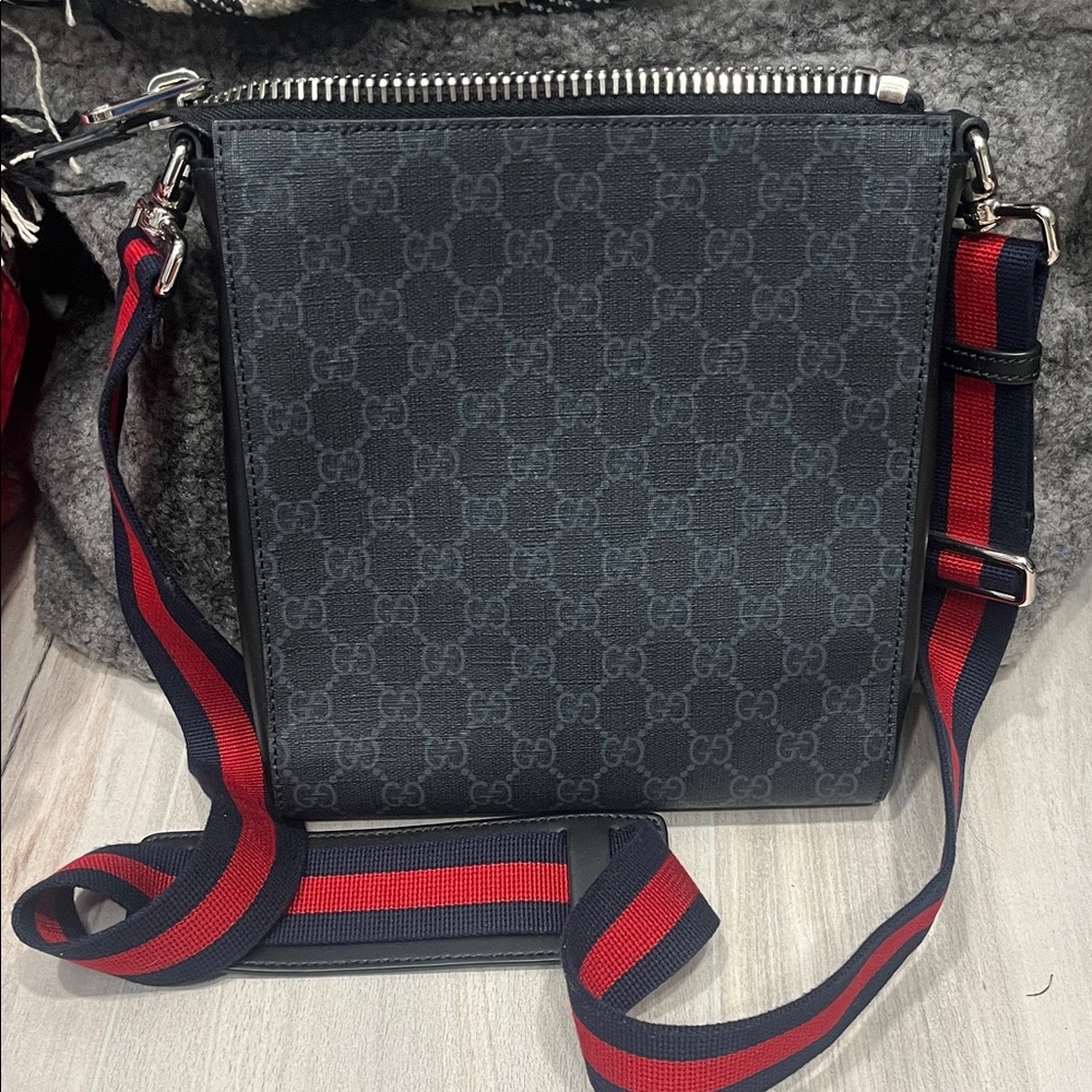 Gucci Black and Red Messenger Bag - Picture 3 of 3